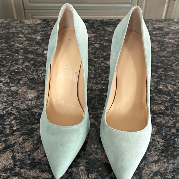 IVANKA TUMP SUDE LEATHER HEEKS SIZE 8.5 - Picture 2 of 7